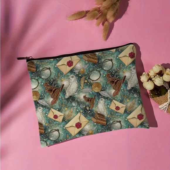 Harry Potter Makeup Bag - Picture 6 of 8